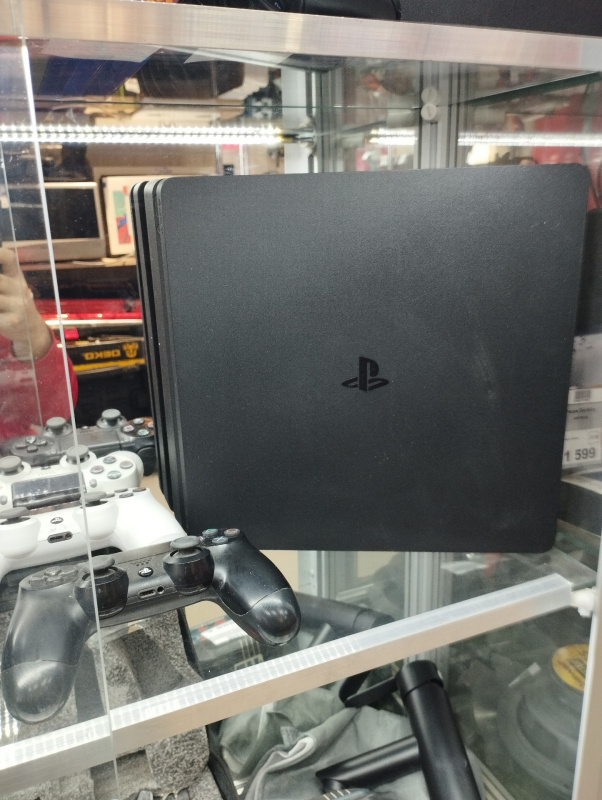 Игровая приставка Sony ps4