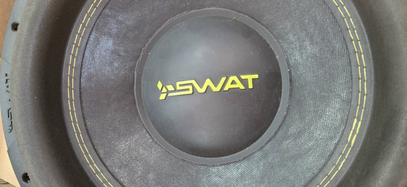 Авто сабвуфер Swat clk-12D2