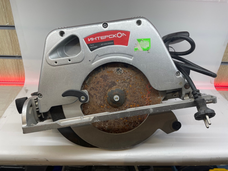 Циркулярная пила Интерскол дп-235/2000м