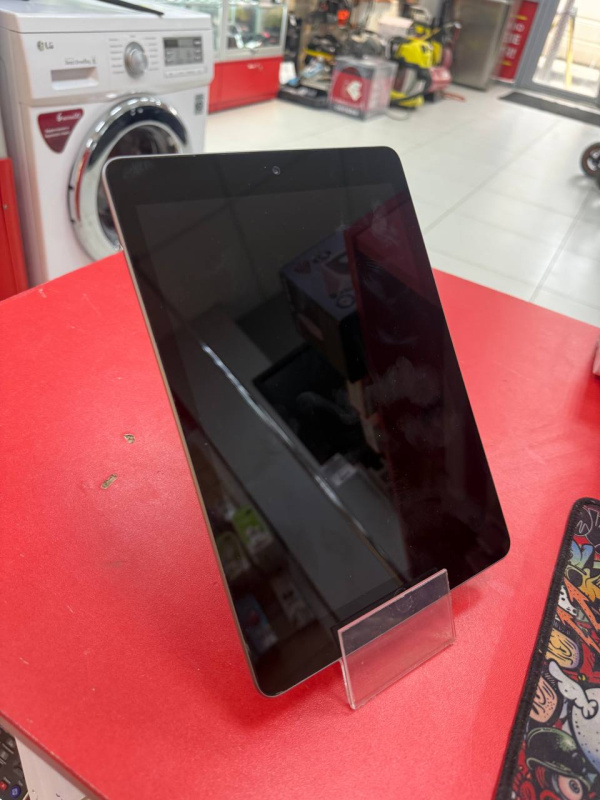 Планшет Apple iPad (6-го поколения) (2018)