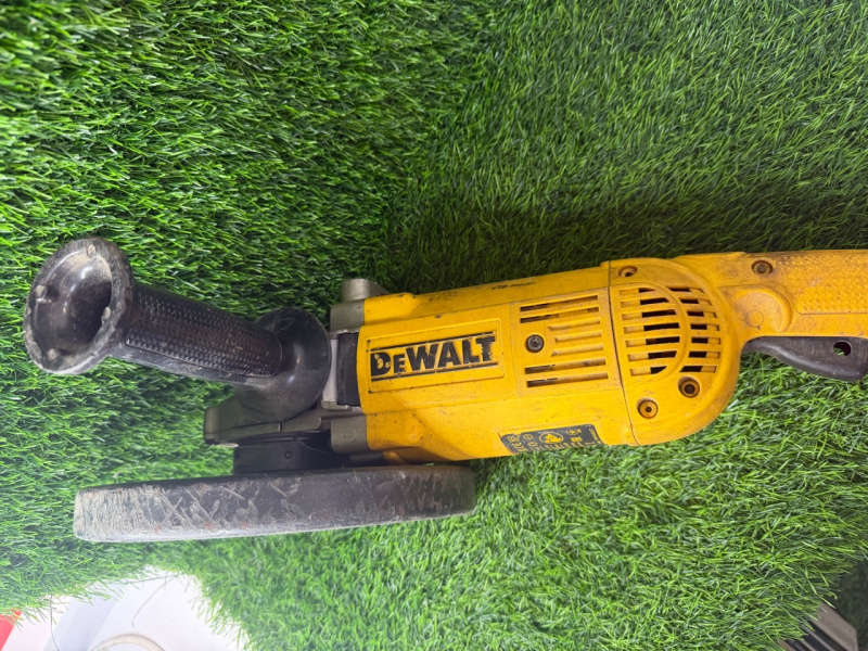 Болгарка Dewalt DWE490