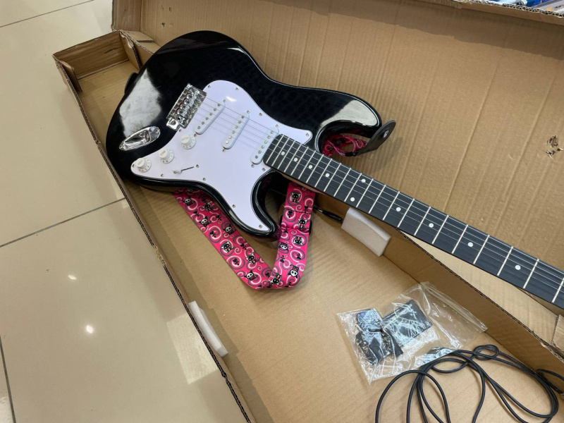 Музыкальный центр Без бренда Электрогитара