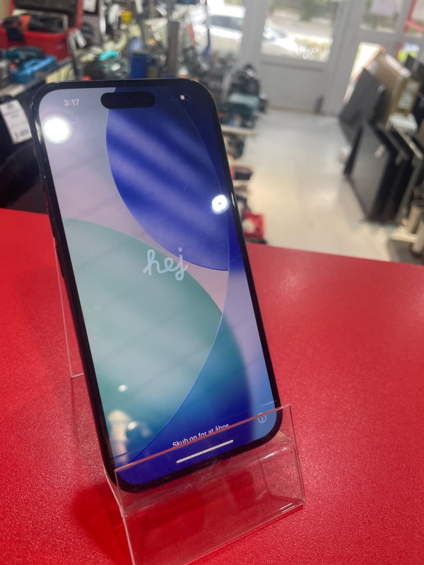 Мобильный телефон Apple iPhone 16