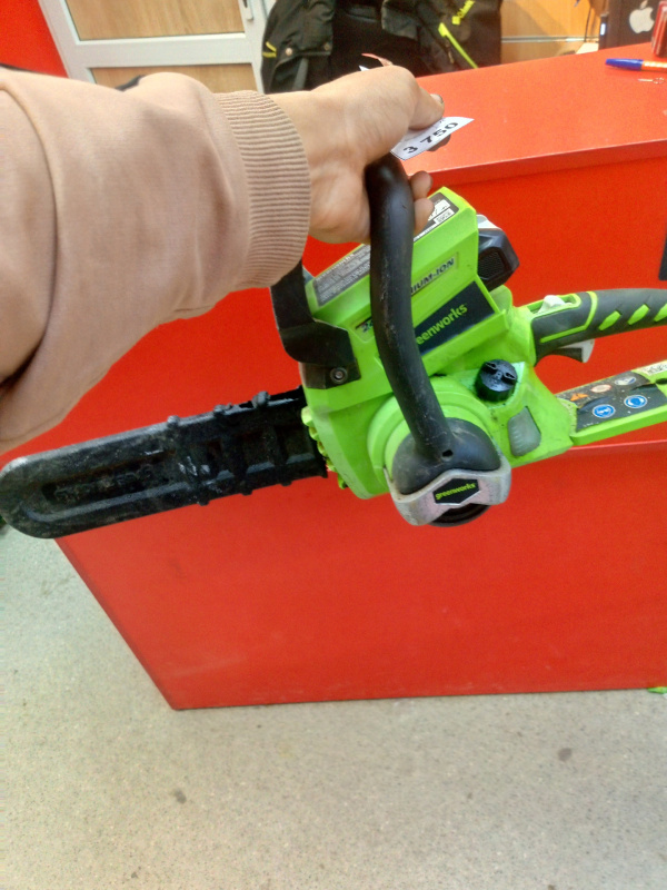 Электропила greenworks gnz1890135