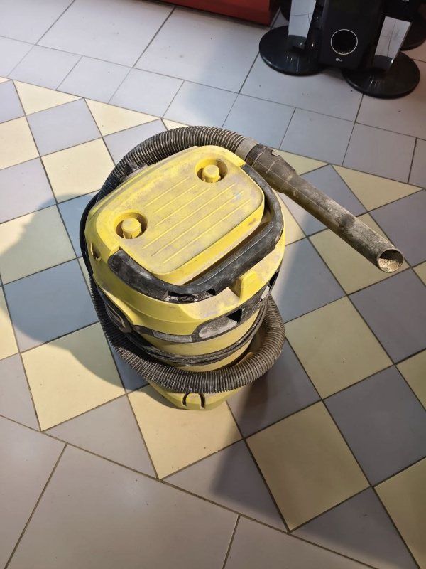 Пылесос Karcher WD3