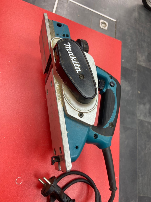 Электрорубанок Makita KP0800