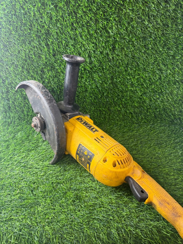 Болгарка Dewalt DWE490
