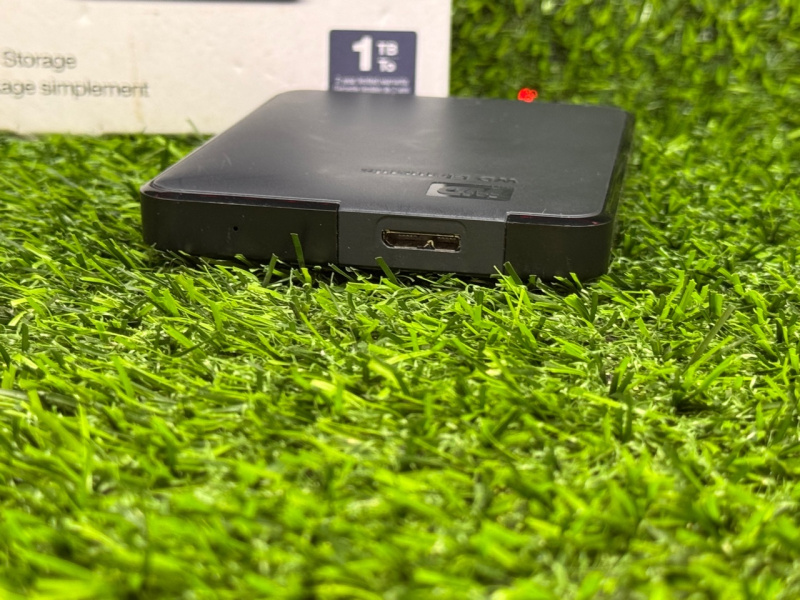 Жесткий диск WD wdbuzg00bbk-wesn