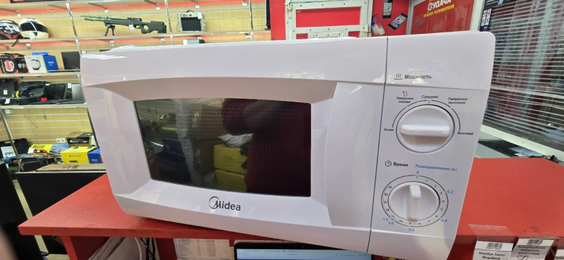 Микроволновая печь Midea MM720CKE