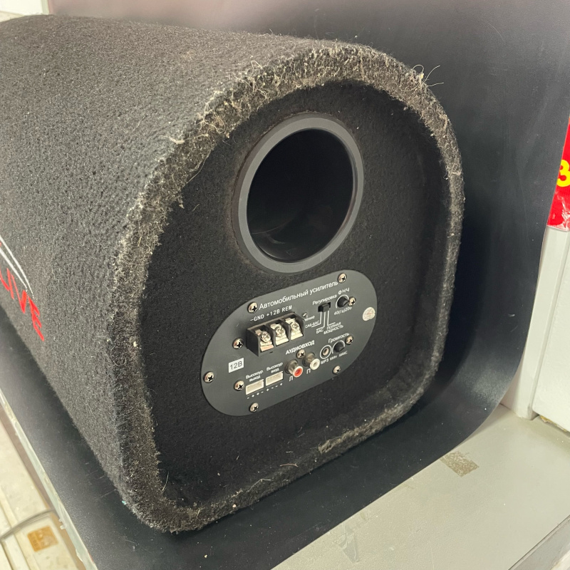 Авто сабвуфер Carlive 1