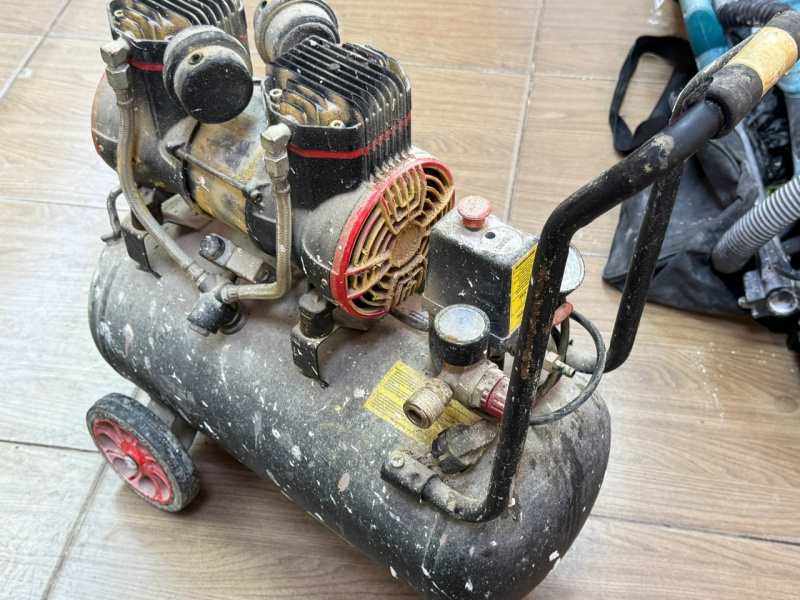 Компрессор Elitech --