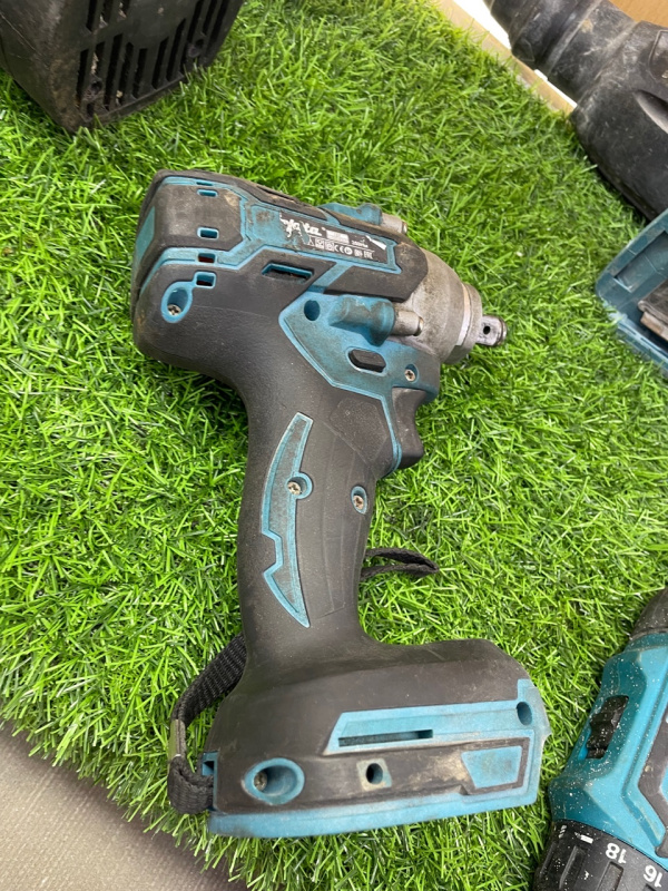 Гайковерт Makita .