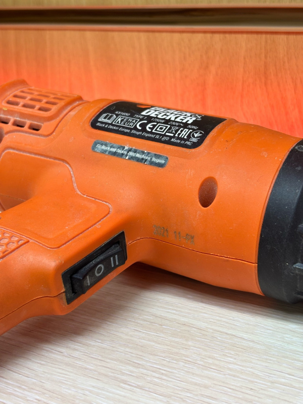 Строительный фен Black*Decker KX1560
