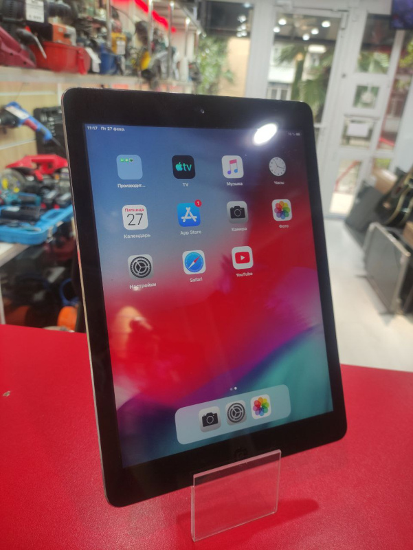 Планшет Apple iPad Air (1-го поколения)