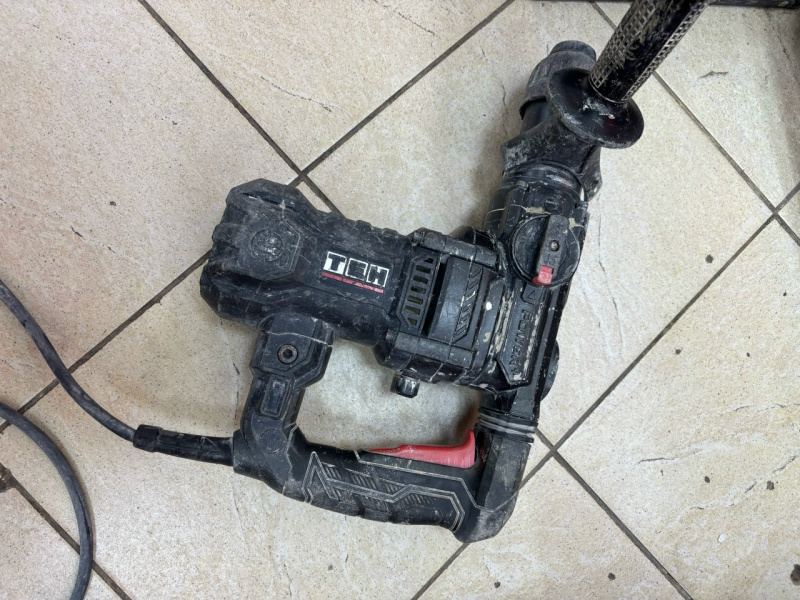 Перфоратор TEH TH3215A