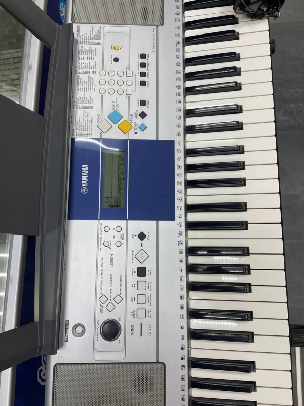 синтезатор Yamaha E323