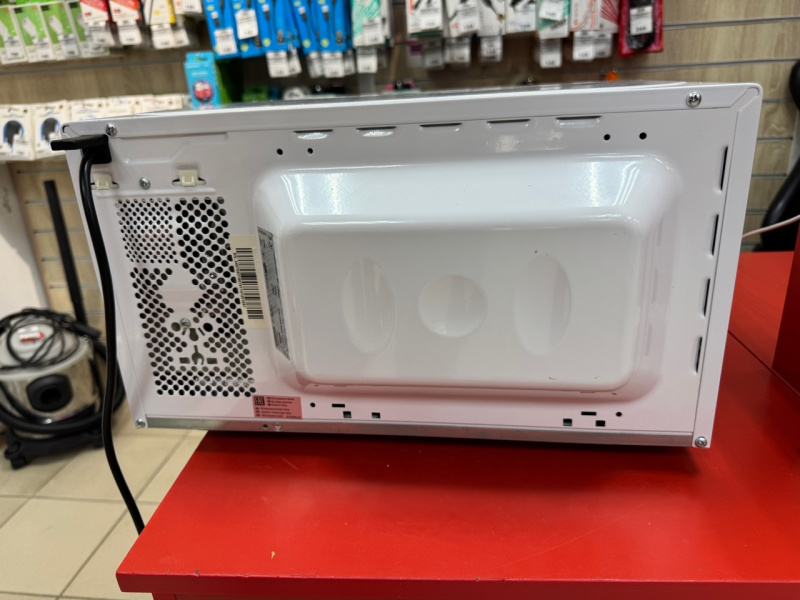 Микроволновая печь Delonghi MW20W
